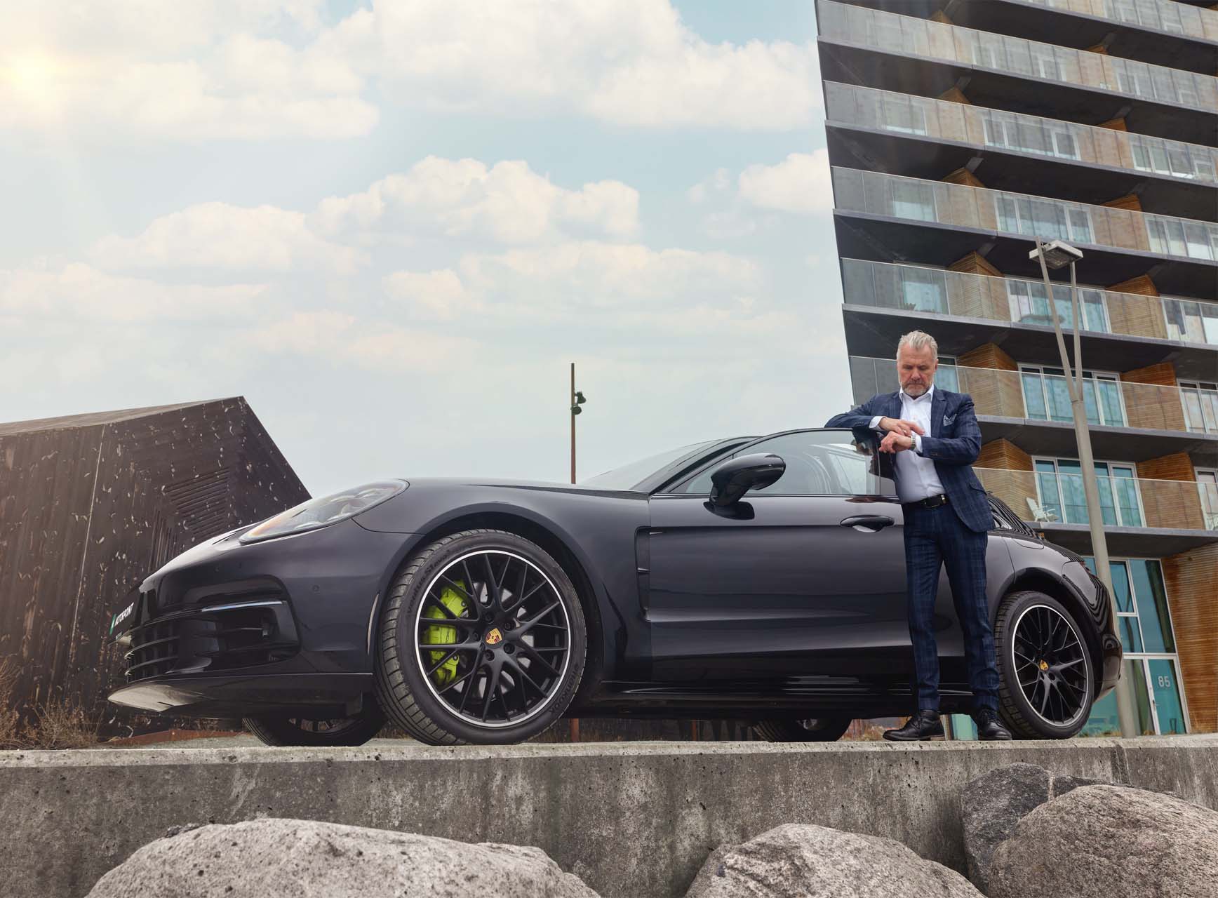 Motorpoint Porsche Panamera Black Parkeret Med Model